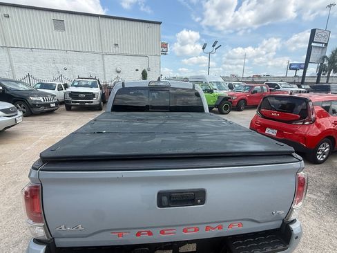 Used 2019 Toyota Tacoma SR image 7