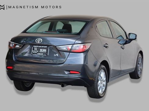 Used 2018 Toyota Yaris iA FWD image 9