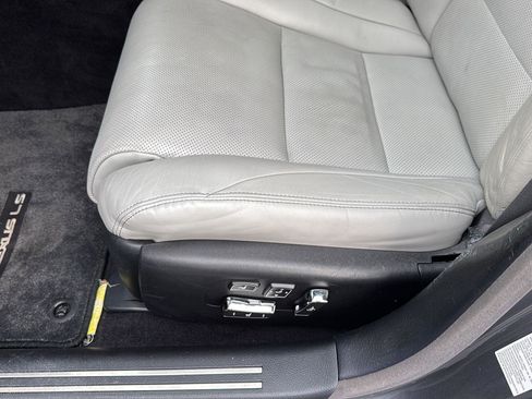 Used 2013 Lexus LS 460 L image 27