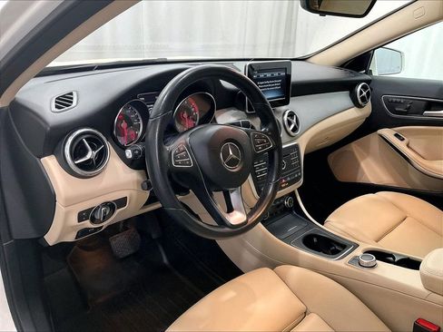 Used 2017 Mercedes-Benz GLA 250 4MATIC image 8