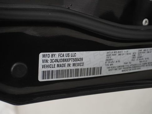 Certified 2023 Jeep Compass Latitude image 52