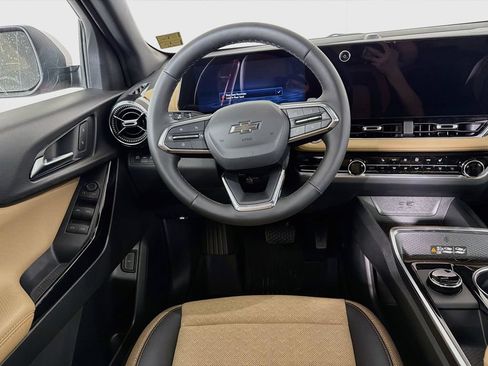 New 2027 Chevrolet Equinox ACTIV w/ LPO, Floor Liner Package AWD/4WD image 18
