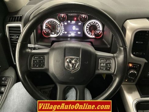 Used 2019 RAM 1500 Classic SLT w/ Luxury Group AWD/4WD image 17