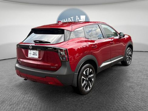 Used 2025 Nissan Kicks SV AWD/4WD image 3