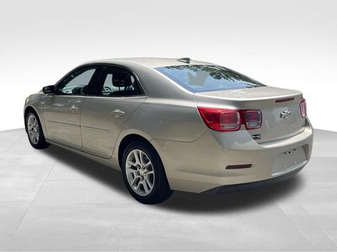 Used 2015 Chevrolet Malibu LT w/ Power Convenience Package FWD image 3