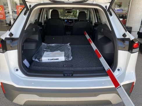 New 2026 Volkswagen Tiguan SE FWD image 19