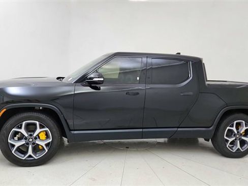 Used 2022 Rivian R1T Adventure image 3