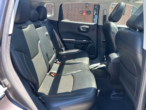 Used 2021 Jeep Compass Latitude w/ Sun and Sound Group AWD/4WD image 18