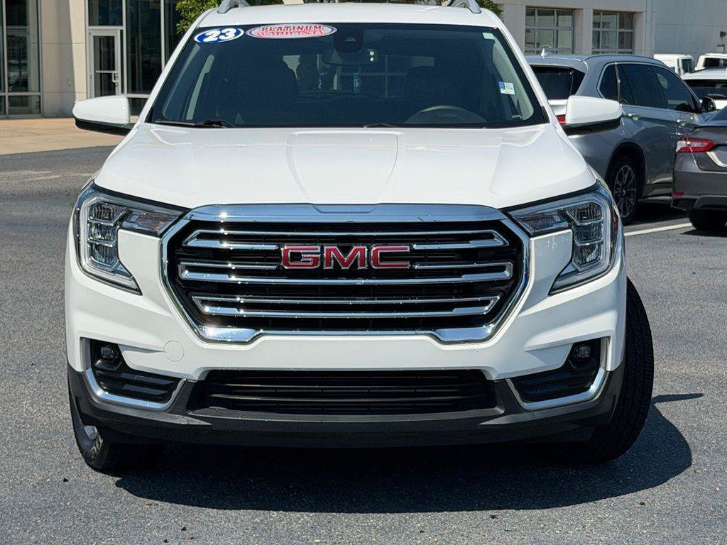Used 2023 GMC Terrain SLT AWD/4WD image 2