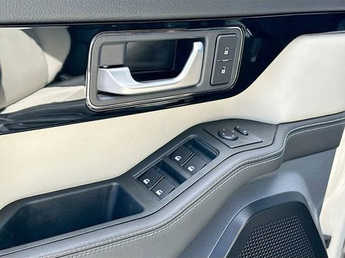 Used 2025 INEOS Grenadier Fieldmaster Edition image 16