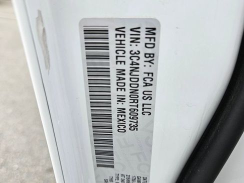 Used 2024 Jeep Compass Trailhawk image 6