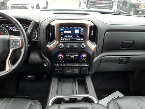 Used 2020 Chevrolet Silverado 1500 High Country w/ Technology Package image 13