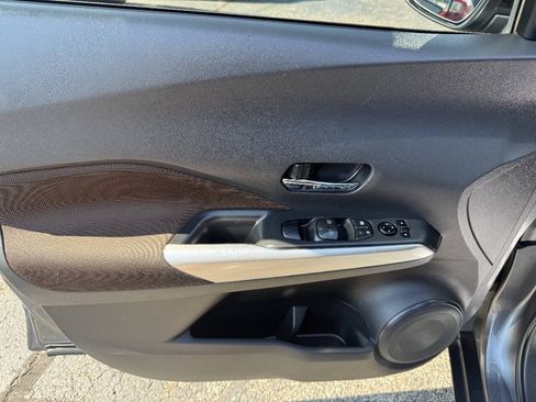 Used 2019 Nissan Kicks SR FWD image 13