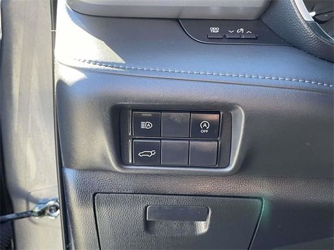 Used 2023 Toyota Highlander XLE image 23