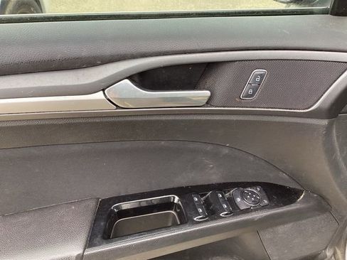 Used 2014 Ford Fusion SE image 22