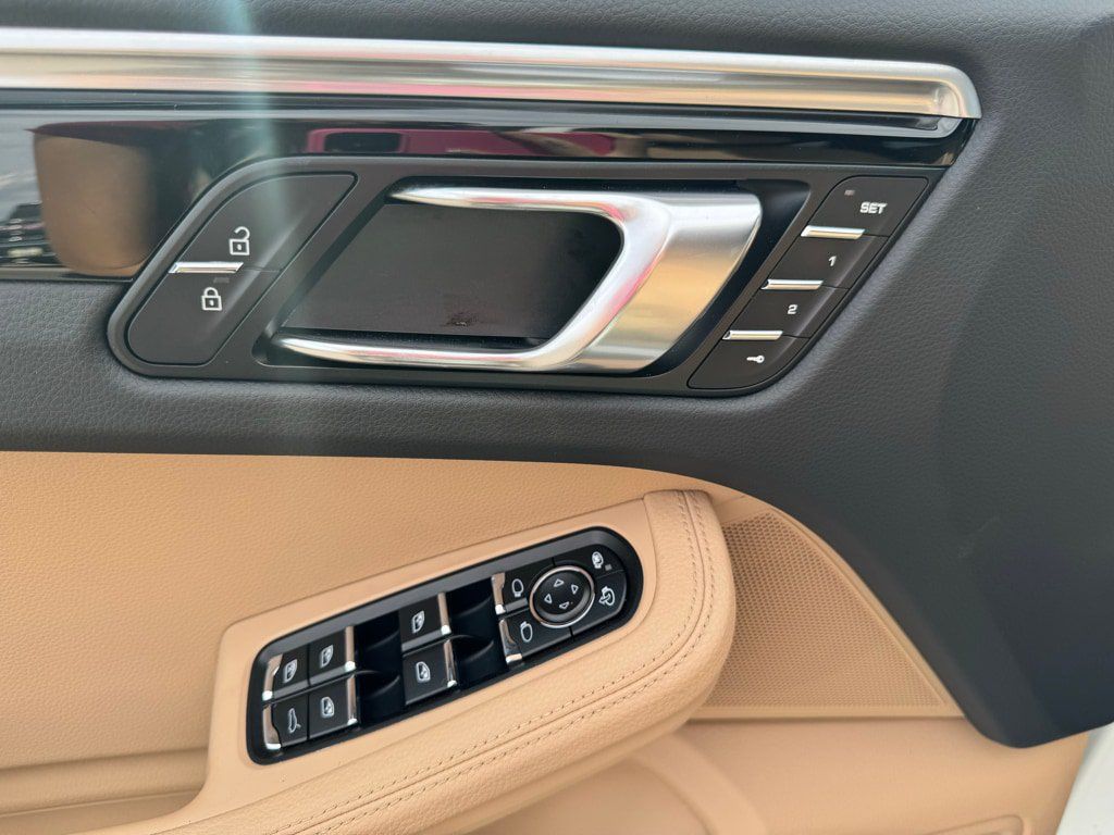 Used 2019 Porsche Macan AWD/4WD image 9