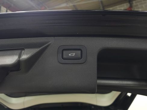 Used 2022 Land Rover Discovery Sport S AWD/4WD image 8