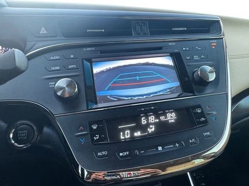 Used 2018 Toyota Avalon XLE Premium image 9