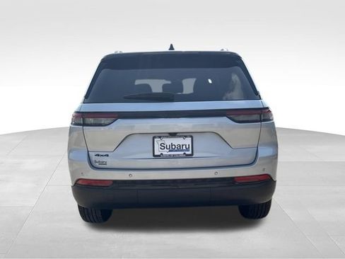 Used 2025 Jeep Grand Cherokee Altitude AWD/4WD image 33
