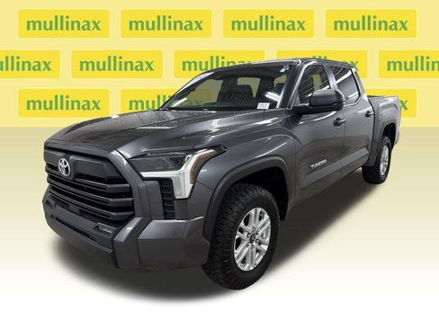 Used 2025 Toyota Tundra SR5 AWD/4WD image 14