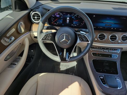 Used 2022 Mercedes-Benz E 350 4MATIC Sedan image 12