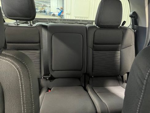 Used 2024 Nissan Frontier SV RWD image 11