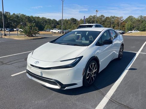 New 2026 Toyota Prius Plug-In Hybrid image 3