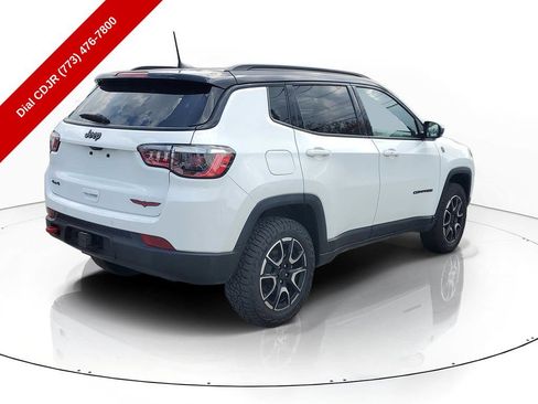 Used 2025 Jeep Compass Trailhawk w/ Trailhawk Convenience Group AWD/4WD image 4