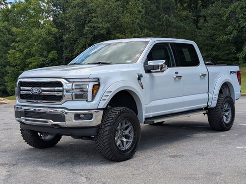 Used 2025 Ford F150 Lariat w/ Equipment Group 501A Mid AWD/4WD image 5