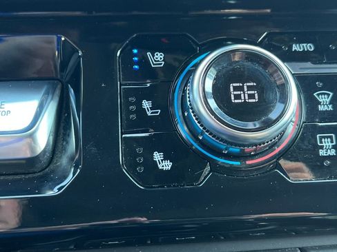 Used 2023 GMC Sierra 1500 AT4 image 29