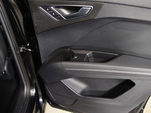 Used 2025 Audi Q4 e-tron Premium Plus w/ Premium Plus image 22
