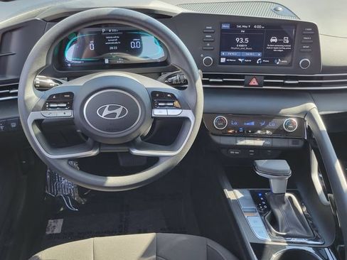 Certified 2025 Hyundai Elantra Hybrid FWD image 6