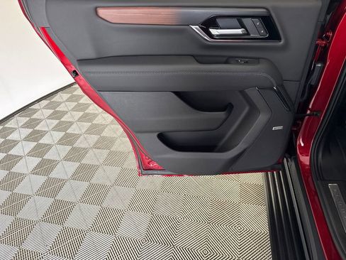 New 2026 GMC Yukon Denali w/ Sun & Power Step Package image 21