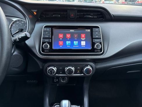 Used 2020 Nissan Kicks S image 25