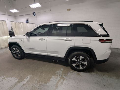 Used 2022 Jeep Grand Cherokee Limited 4xe w/ Luxury Tech Group II AWD/4WD image 10
