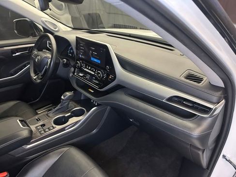 Used 2023 Toyota Highlander Platinum AWD/4WD image 17