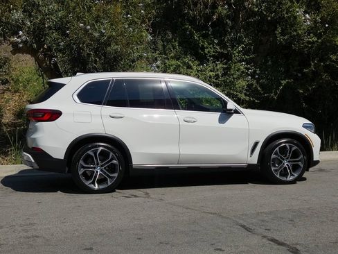 Used 2023 BMW X5 xDrive40i w/ Parking Assistance Package image 4