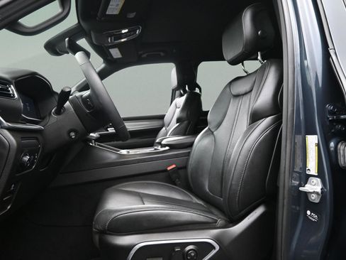 Used 2023 Jeep Wagoneer Series II image 41