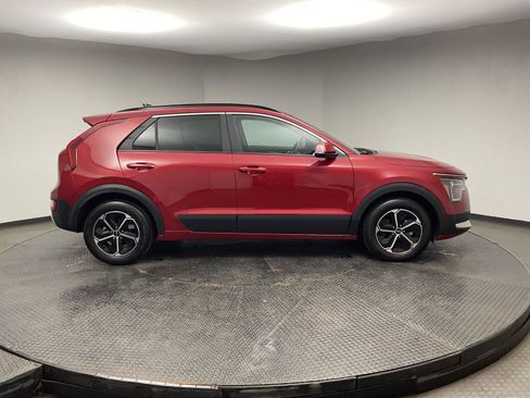 Used 2025 Kia Niro EX FWD image 8