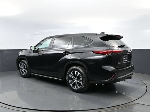 Used 2023 Toyota Highlander XLE FWD image 25