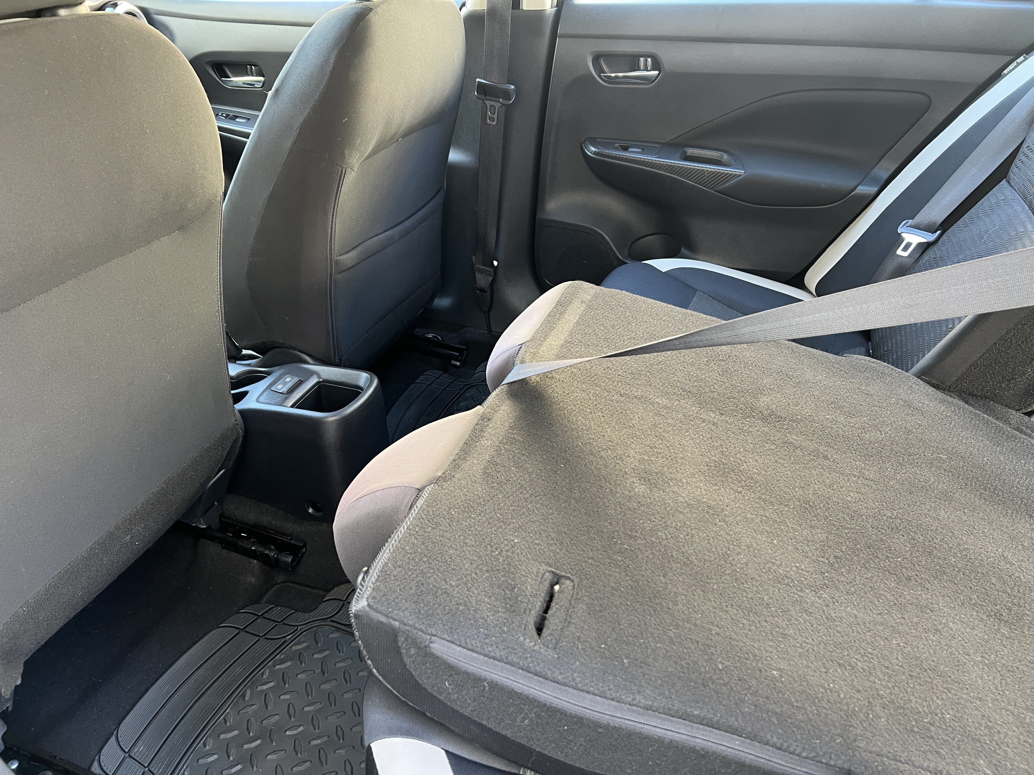 Used 2021 Nissan Versa SV FWD image 17