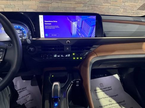 Used 2025 Toyota Crown Signia AWD/4WD image 21