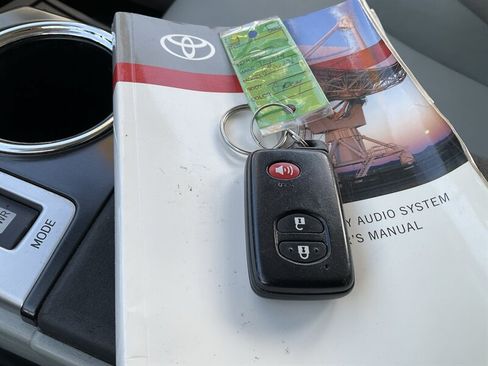 Used 2012 Toyota Prius V Five FWD image 26