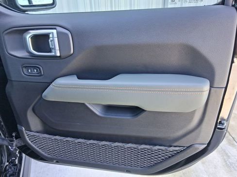 New 2026 Jeep Gladiator Mojave image 24