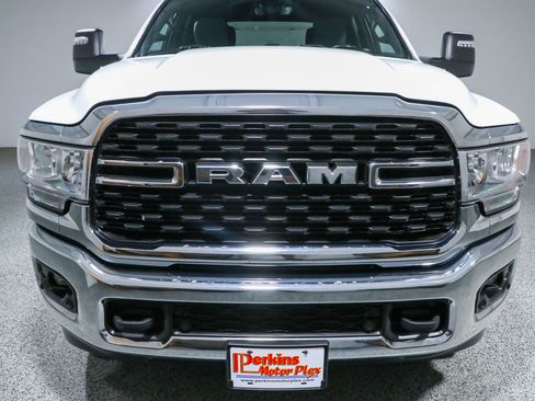 Used 2024 RAM 2500 Big Horn w/ Off Road Package AWD/4WD image 4