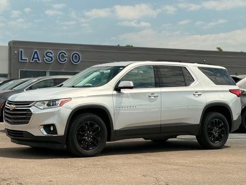 Used 2020 Chevrolet Traverse LT FWD image 1