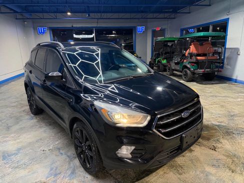 Used 2017 Ford Escape SE w/ Equipment Group 201A image 7