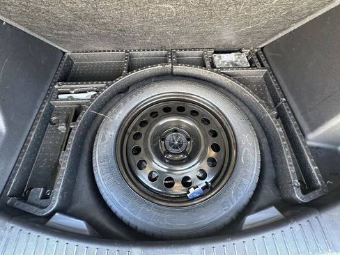 Used 2017 Ford Escape SE w/ Equipment Group 201A image 27