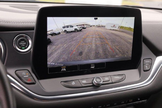 Used 2025 Chevrolet Blazer LT AWD/4WD image 16