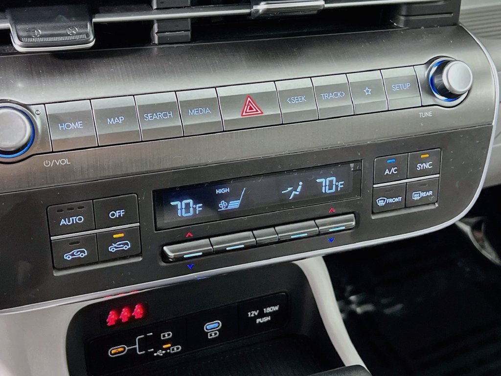 Certified 2025 Hyundai Kona SEL AWD/4WD image 14